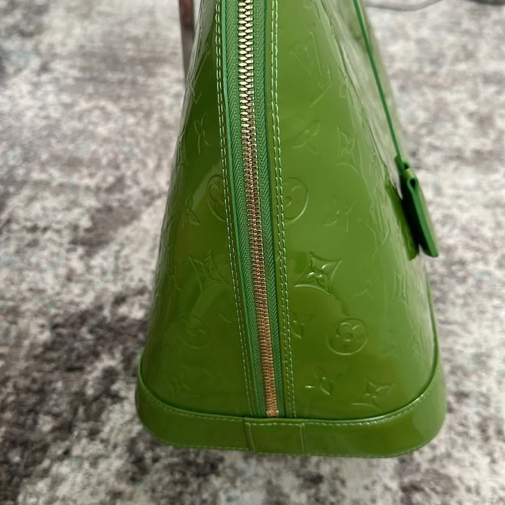 Louis Vuitton Alma GM - Limited Edition Vert Tonic Monogram Vernis - Picture 10 of 17
